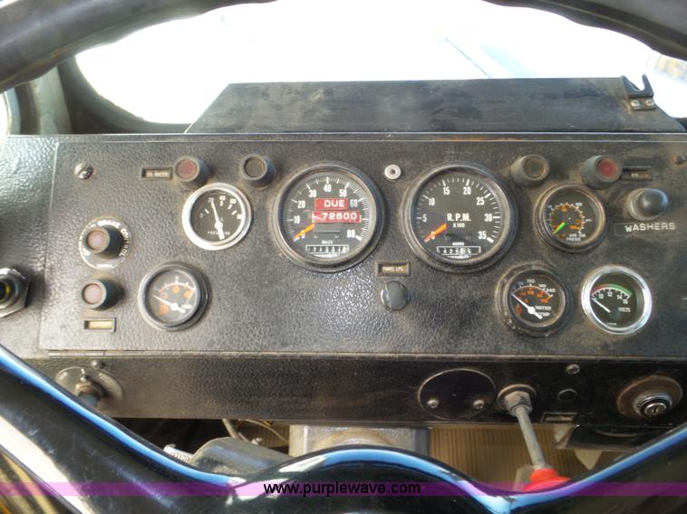 image for item J8925 1978 Oshkosh P-2323-5 sander truck