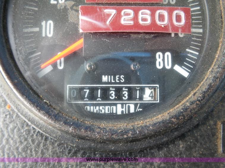 image for item J8925 1978 Oshkosh P-2323-5 sander truck