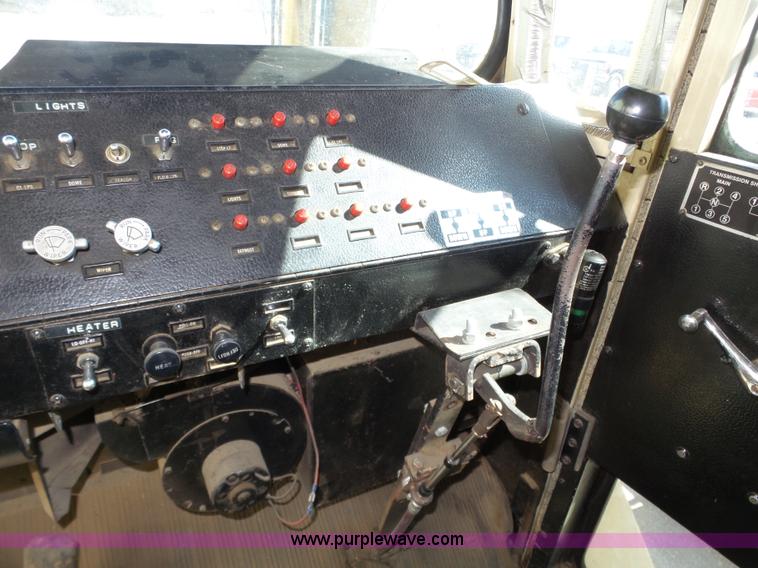 image for item J8925 1978 Oshkosh P-2323-5 sander truck