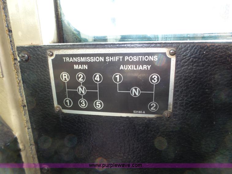 image for item J8925 1978 Oshkosh P-2323-5 sander truck