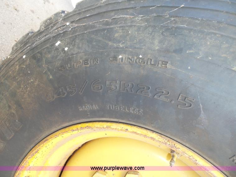 image for item J8925 1978 Oshkosh P-2323-5 sander truck