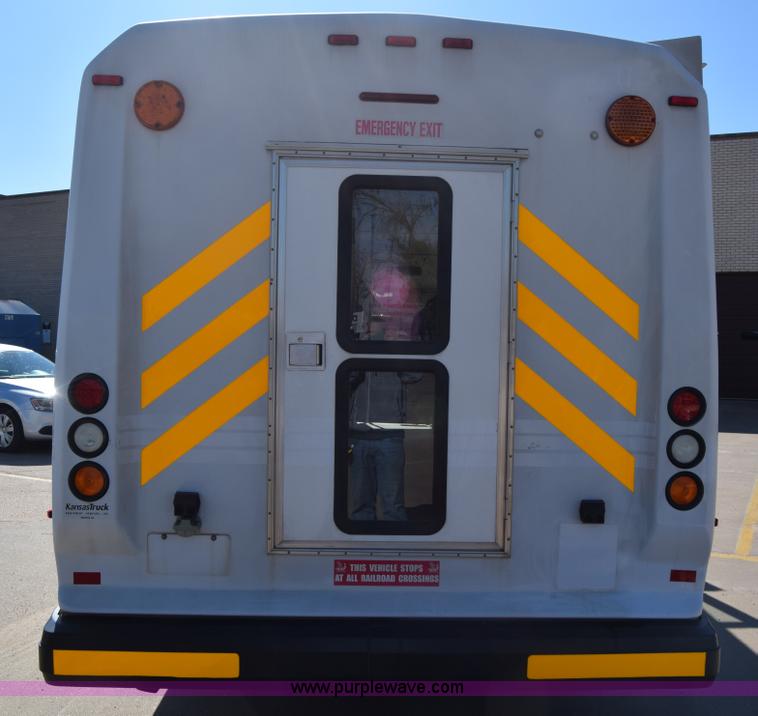 image for item K4341 2010 Ford E450 Super Duty shuttle bus