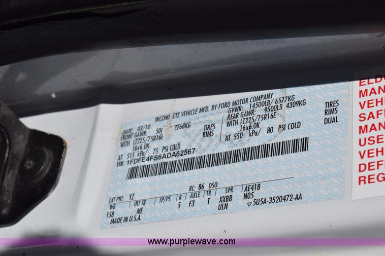 image for item K4341 2010 Ford E450 Super Duty shuttle bus