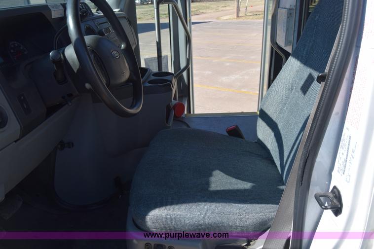 image for item K4341 2010 Ford E450 Super Duty shuttle bus