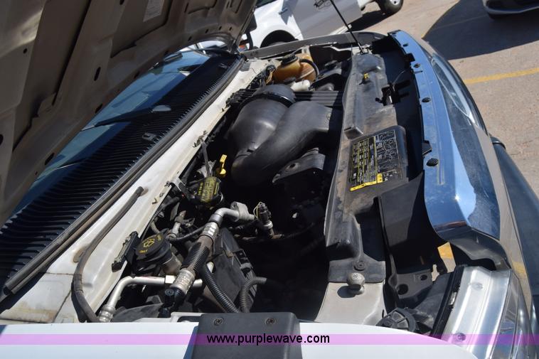 image for item K4341 2010 Ford E450 Super Duty shuttle bus