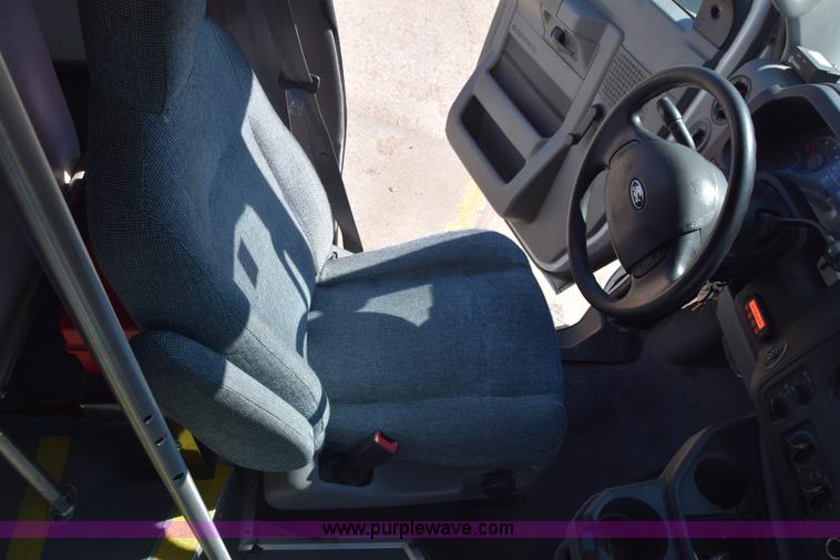 image for item K4341 2010 Ford E450 Super Duty shuttle bus