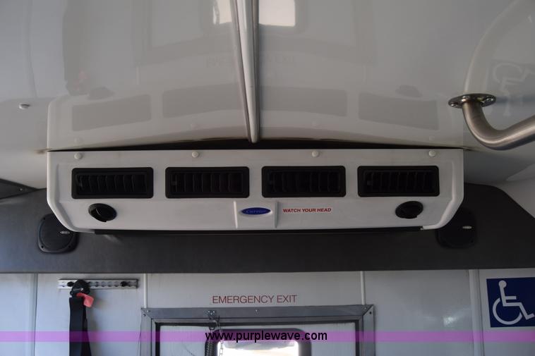 image for item K4341 2010 Ford E450 Super Duty shuttle bus