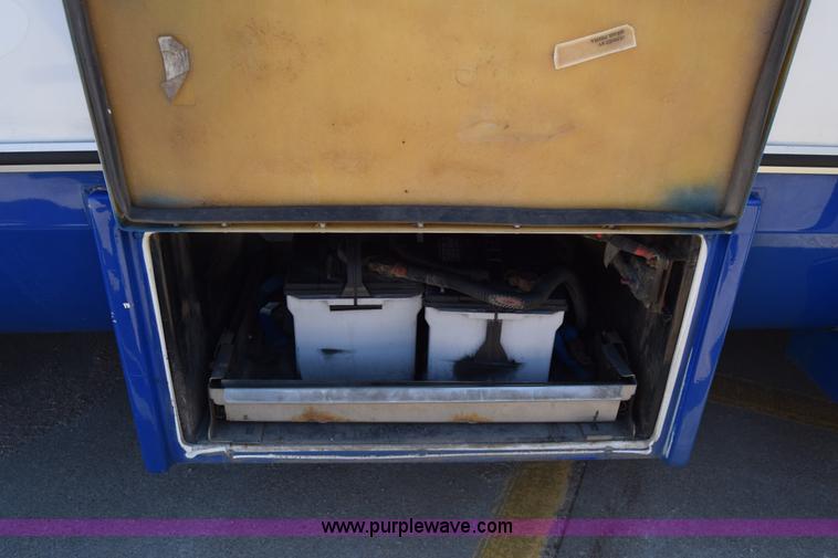 image for item K4341 2010 Ford E450 Super Duty shuttle bus