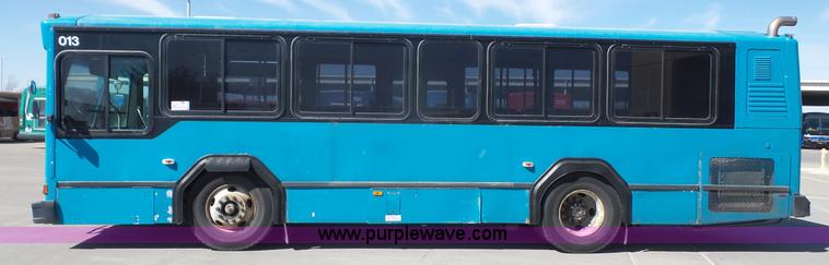 image for item K5004 1996 Gillig Phantom shuttle bus