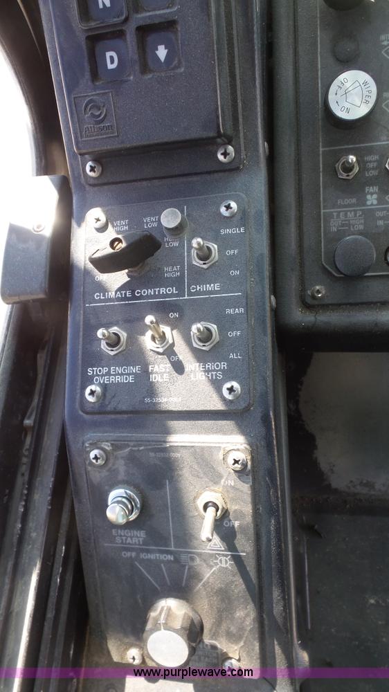 image for item K5004 1996 Gillig Phantom shuttle bus