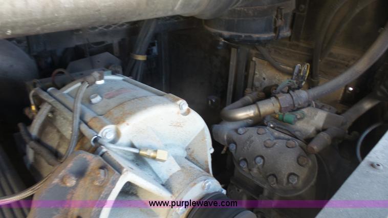 image for item K5004 1996 Gillig Phantom shuttle bus