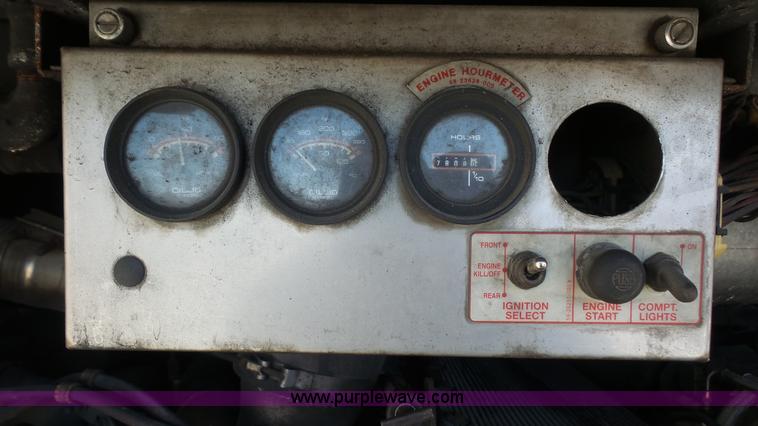 image for item K5004 1996 Gillig Phantom shuttle bus