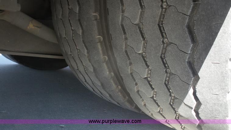 image for item K5004 1996 Gillig Phantom shuttle bus