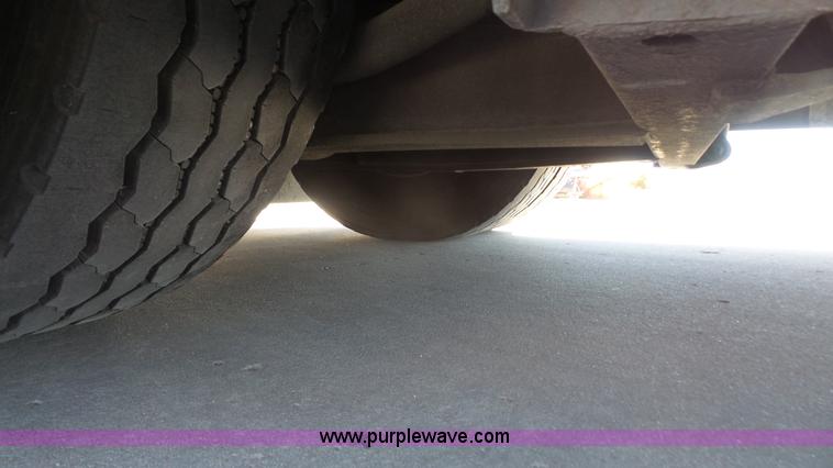 image for item K5004 1996 Gillig Phantom shuttle bus