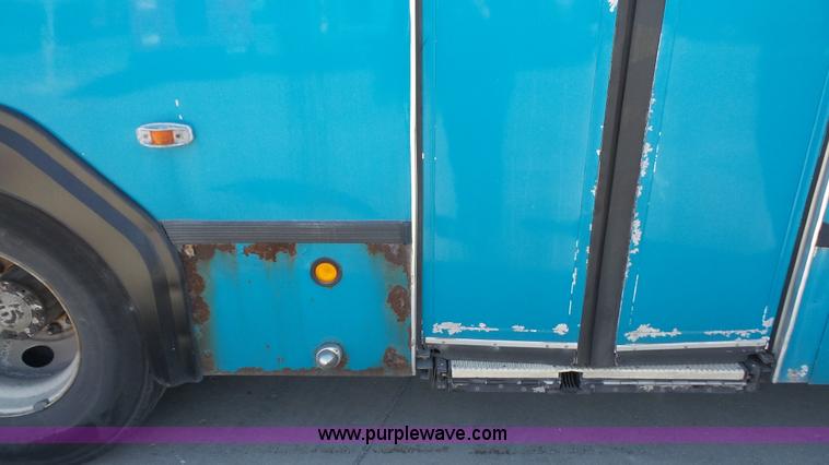 image for item K5004 1996 Gillig Phantom shuttle bus