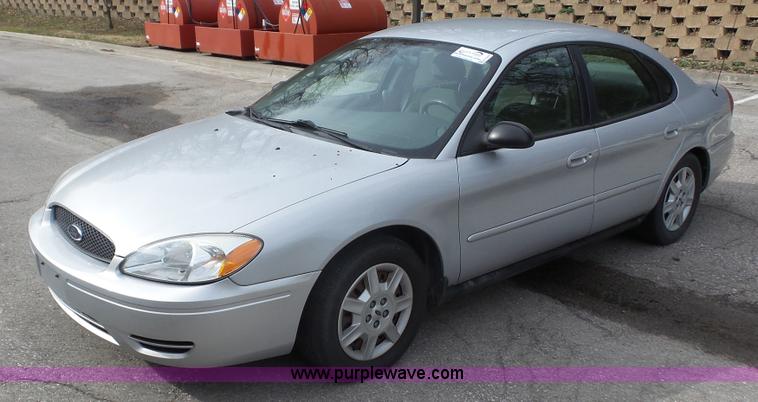 image for item K5095 2006 Ford Taurus SE