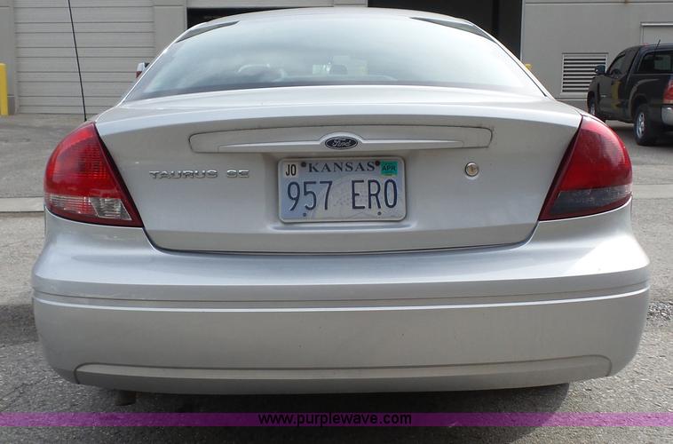 image for item K5095 2006 Ford Taurus SE