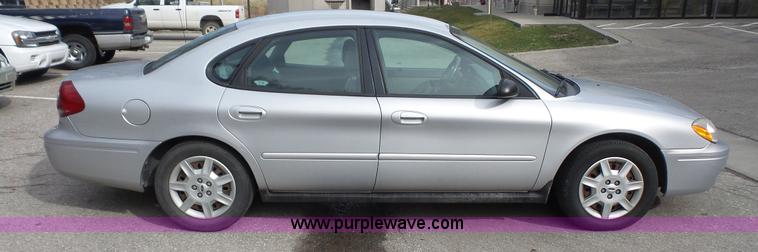 image for item K5095 2006 Ford Taurus SE