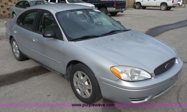 image for item K5095 2006 Ford Taurus SE