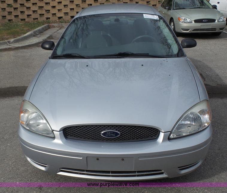 image for item K5095 2006 Ford Taurus SE