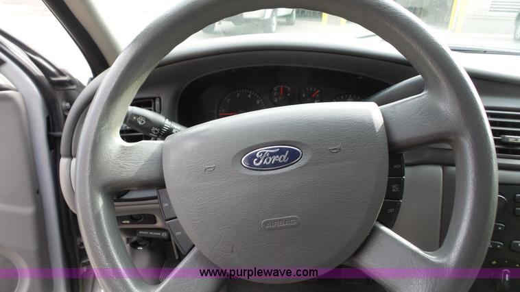 image for item K5095 2006 Ford Taurus SE