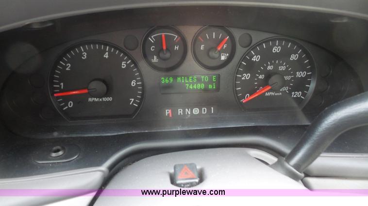 image for item K5095 2006 Ford Taurus SE