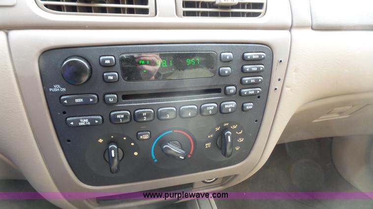 image for item K5096 2005 Ford Taurus SE