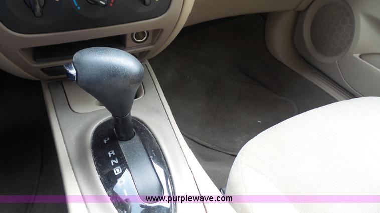 image for item K5096 2005 Ford Taurus SE