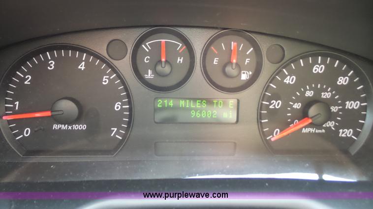 image for item K5096 2005 Ford Taurus SE