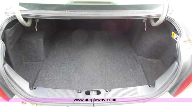 image for item K5096 2005 Ford Taurus SE