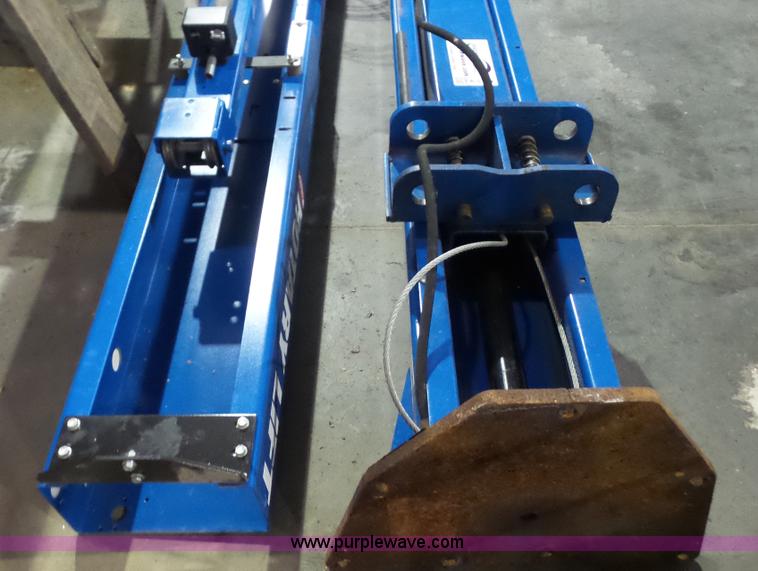 image for item K5129 Rotary automotive lift