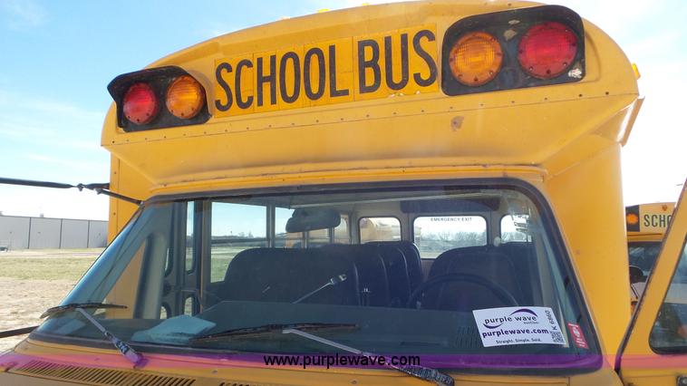 image for item K6860 1993 Chevrolet G30 school bus