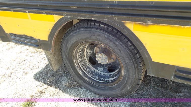 image for item K6860 1993 Chevrolet G30 school bus