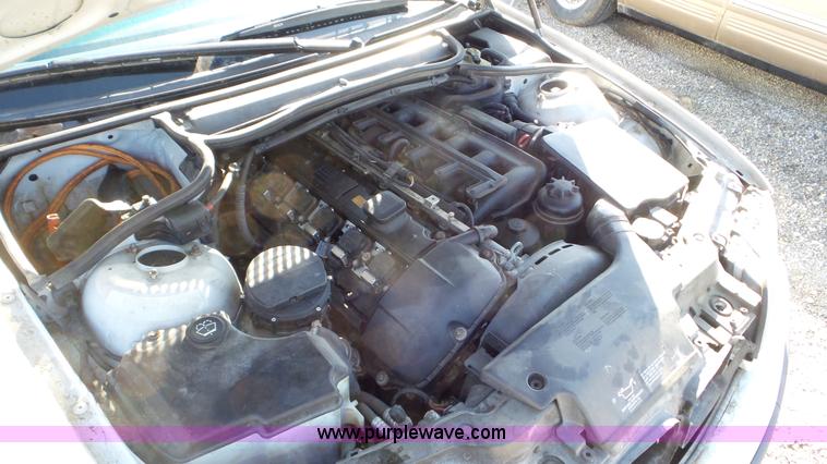 image for item K6872 2001 BMW 325i