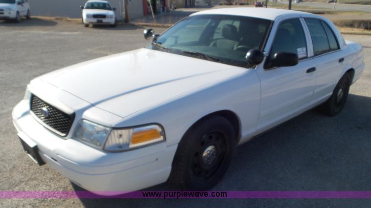 image for item K6874 2010 Ford Crown Victoria
