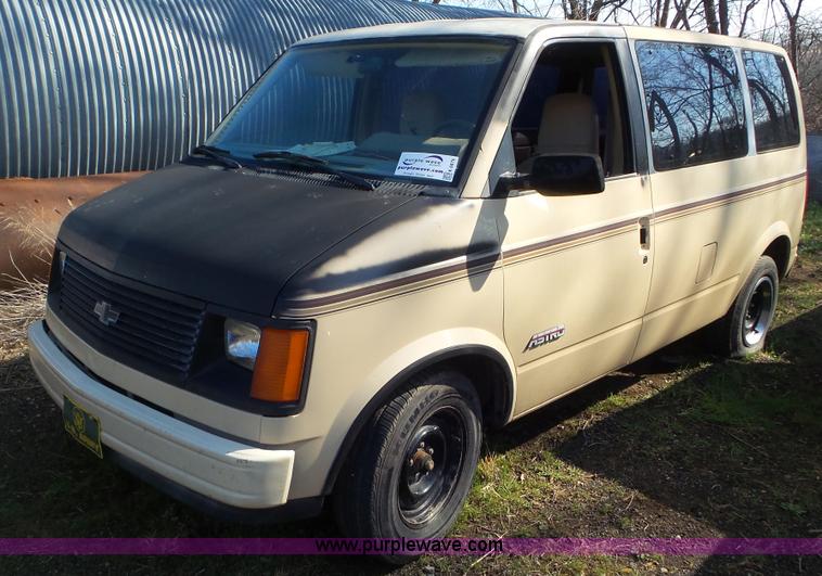 image for item K6876 1986 Chevrolet Astro