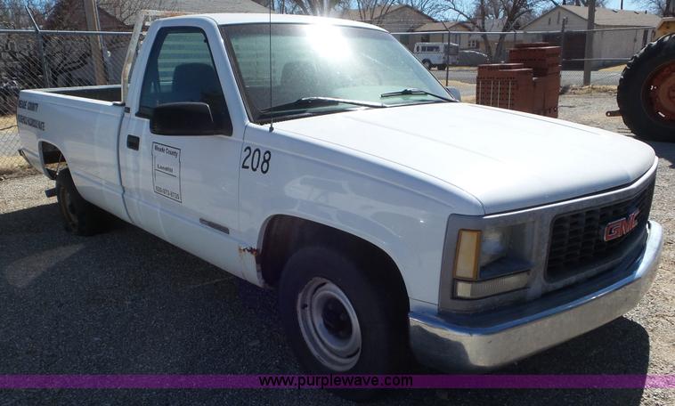 image for item K6934 1995 GMC Sierra 1500 pickup truck