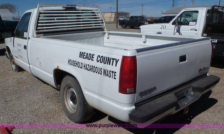 image for item K6934 1995 GMC Sierra 1500 pickup truck