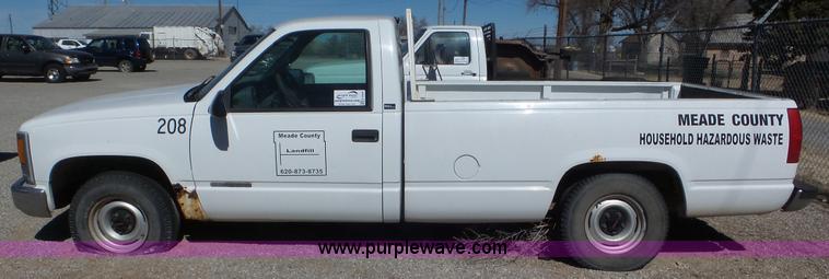 image for item K6934 1995 GMC Sierra 1500 pickup truck