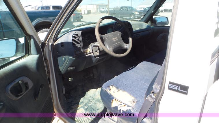 image for item K6934 1995 GMC Sierra 1500 pickup truck