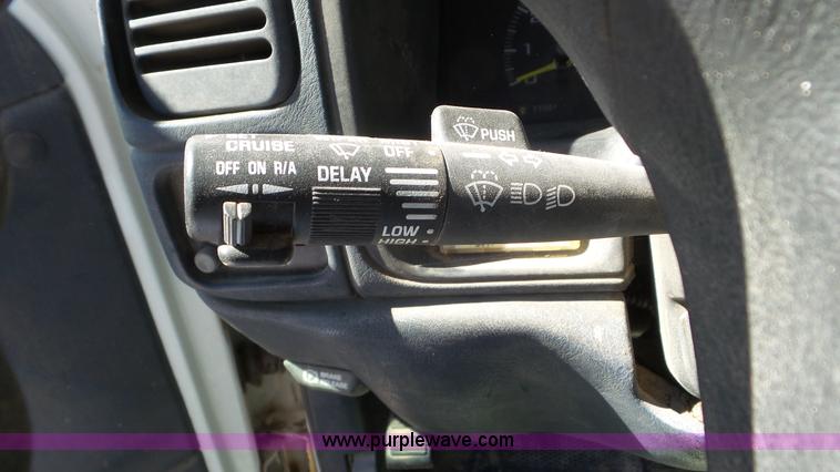 image for item K6934 1995 GMC Sierra 1500 pickup truck