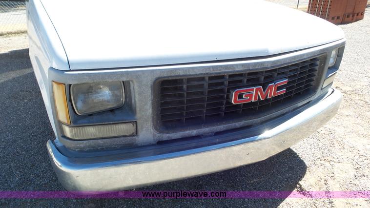image for item K6934 1995 GMC Sierra 1500 pickup truck