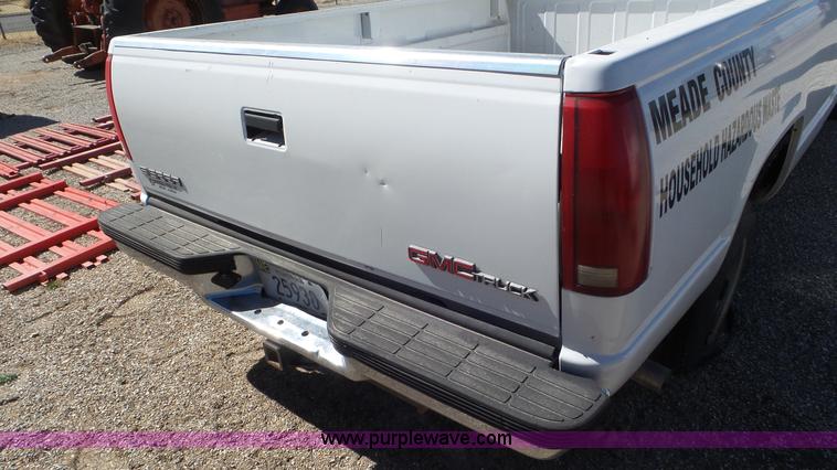 image for item K6934 1995 GMC Sierra 1500 pickup truck