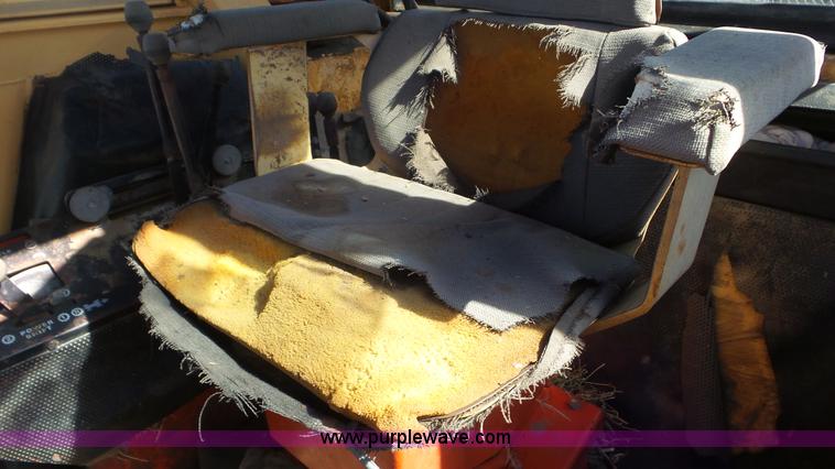 image for item K6935 1973 Case 1270 tractor