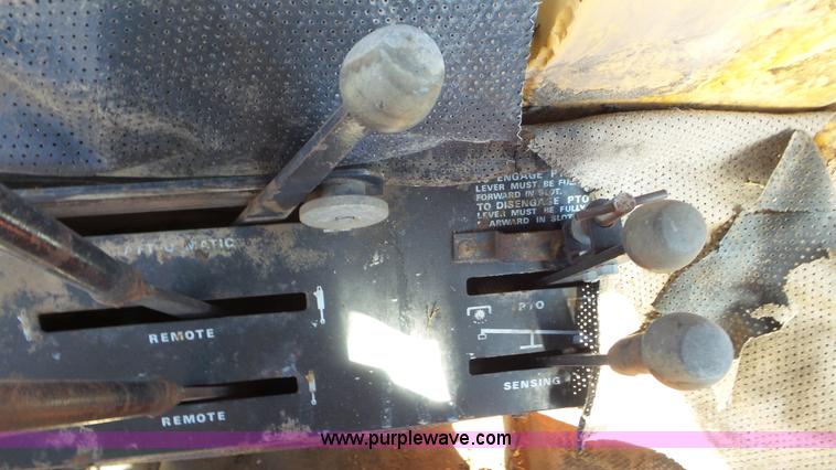 image for item K6935 1973 Case 1270 tractor