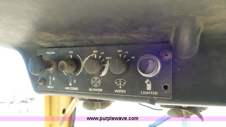 image for item K6935 1973 Case 1270 tractor