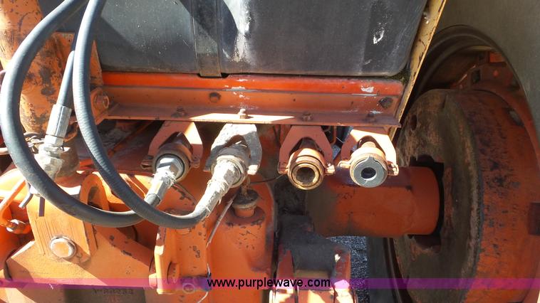 image for item K6935 1973 Case 1270 tractor