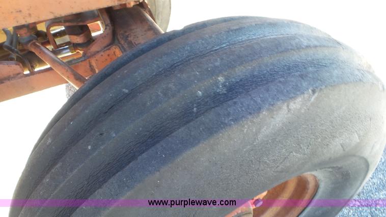 image for item K6935 1973 Case 1270 tractor