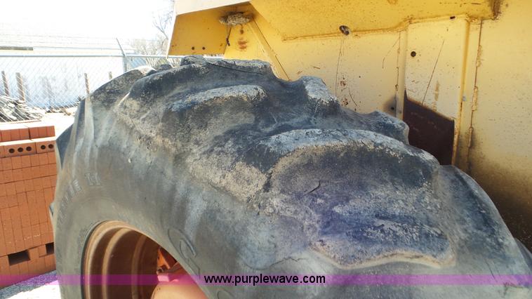 image for item K6935 1973 Case 1270 tractor