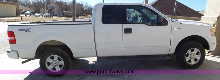image for item K6940 2005 Ford F150 SuperCab pickup truck